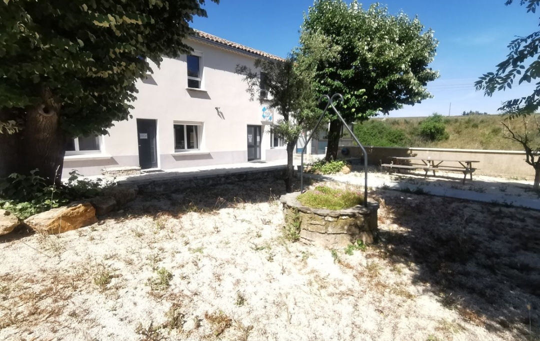 Annonces VALLEE DE LA CEZE : Local / Bureau | BAGNOLS-SUR-CEZE (30200) | 291 m2 | 3 800 € 